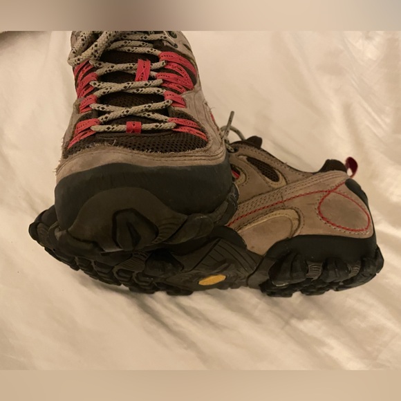 Patagonia Brown and Red Women's Hiking Boots - Picture 3 of 5